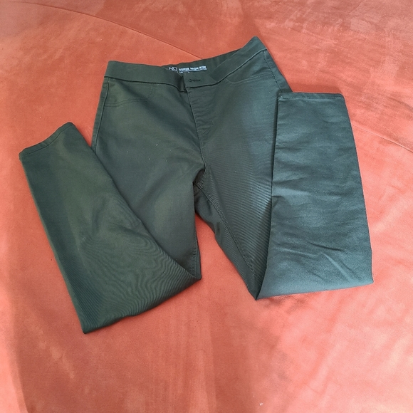 Dark green skinny high rise pants with stretch size 11-13 - Picture 2 of 3